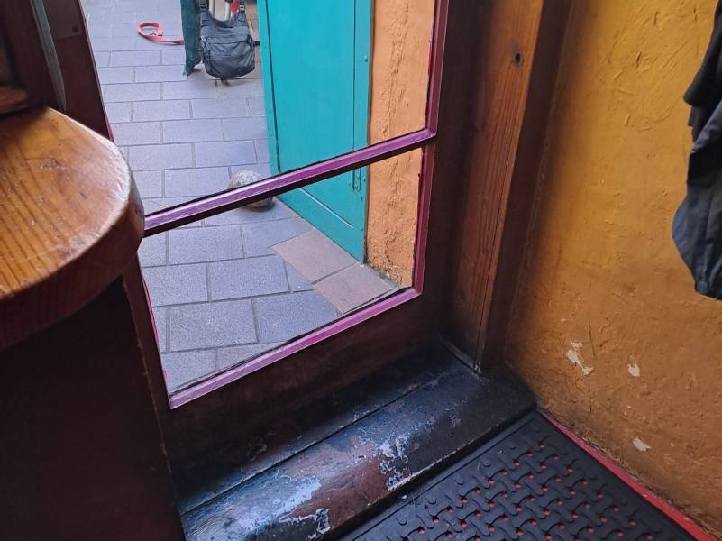 Inch Bar Door to Bathroom